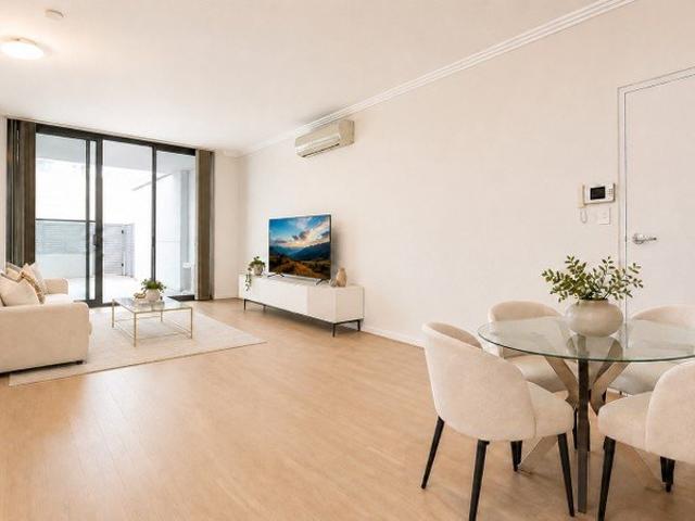 Oversized 181sqm Garden Apartment with Versatile Second Room