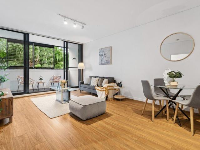 Oversized 1 bedroom Plus Study in Burwood's Heart