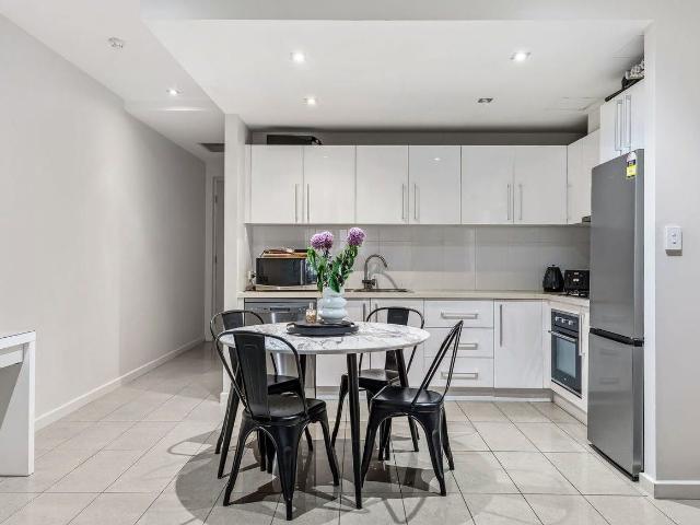 Oversized 2 Bedroom Apartment with Private Balcony