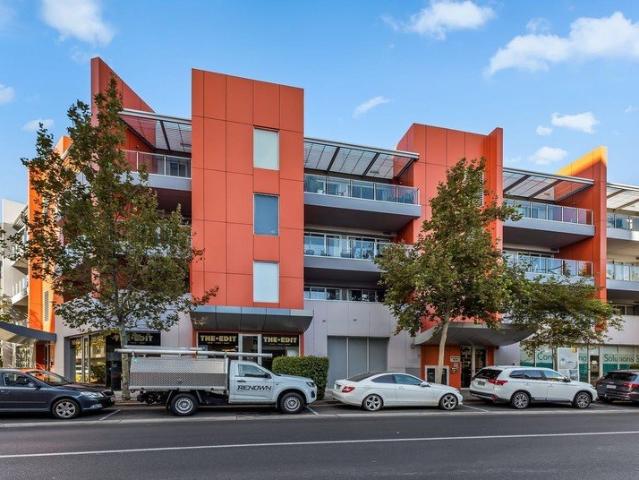 Oversized 2 Bedroom Apartment with Private Balcony