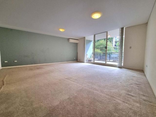 Oversized 2 Bedroom Apartment in the Heart of Castle Hill
