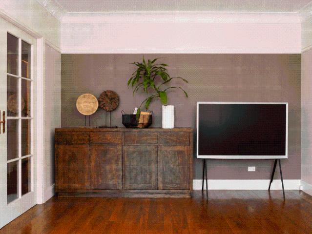 Oversized 2 Bedroom Residence with Private Entrance & Parking – Sylvania