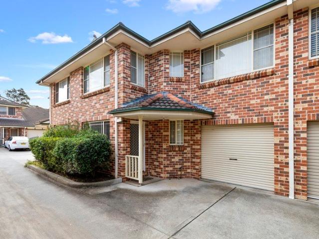 Oversized 2 Bedroom Townhouse