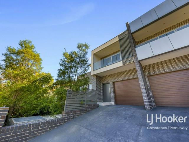 OVERSIZED 5 BEDROOM HOME