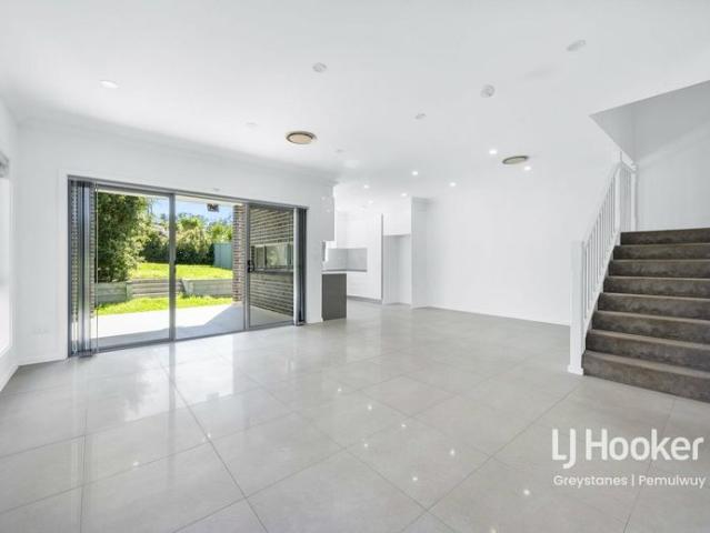 OVERSIZED 5 BEDROOM HOME