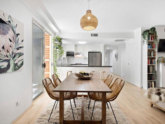 Oversized courtyard apartment in near bayside location
