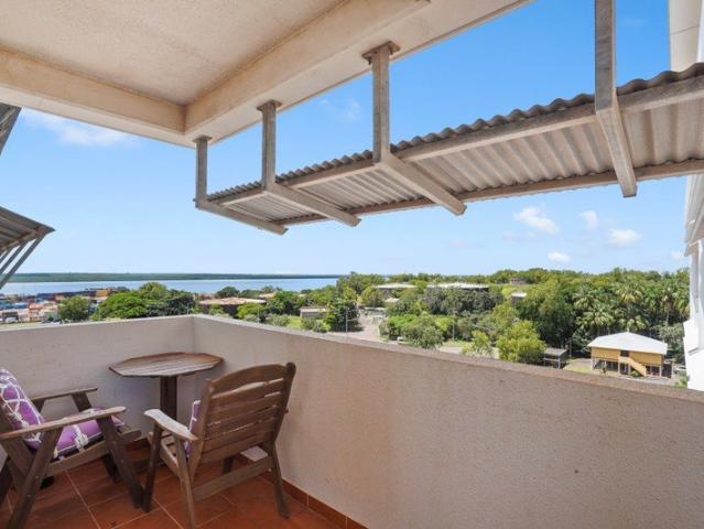 Oversized CBD Studio with Darwin Harbour Views
