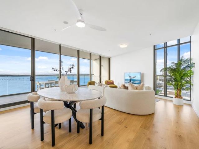 Oversized apartment with Incredible views