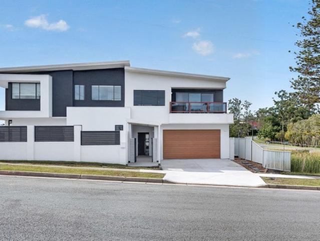 Oversized Brand New Luxurious Duplex