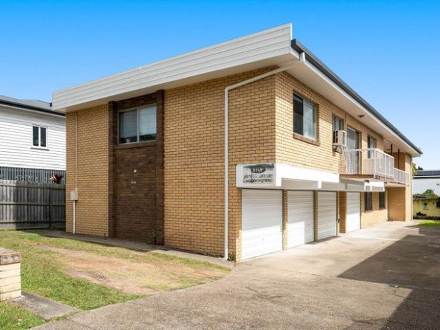 Oversized ground floor gem with flexible third bedroom potential