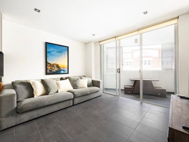 Oversized Designer Apartment with Separate Study/Nursery, Parking & Two Terraces