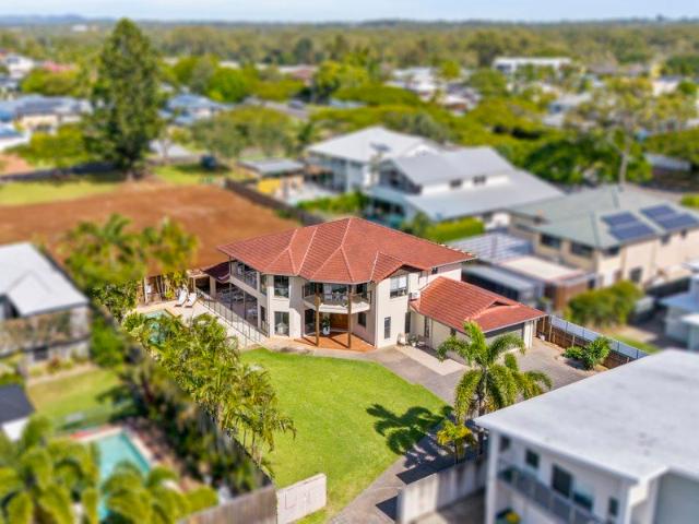 Oversized Family Estate on 1,128sqm in a Tightly Held Enclave