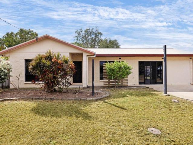 OVERSIZED FAMILY HOME 4 BEDROOMS / 4 LIVING AREAS CENTRAL TO EVERYTHING THAT MATTERS