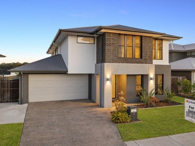 OVERSIZED FAMILY LIFESTYLE WITH RESORT STYLE LIVING AT HOME