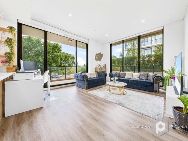 Oversized & high ceiling 1 Plus Study Room Apartment