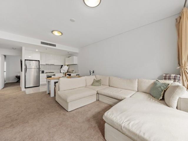 Oversized Inner City Living in an Unbeatable CBD Location