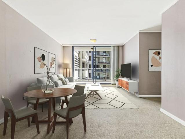Oversized One Bedroom Apartment with Exceptional Convenience