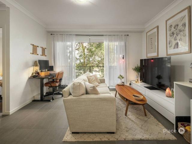 Oversized One Bedroom Apartment with Park Views & Unmatched Storage