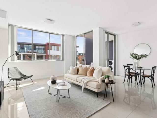 Oversized Apartment Offering Space, Style and Convenience