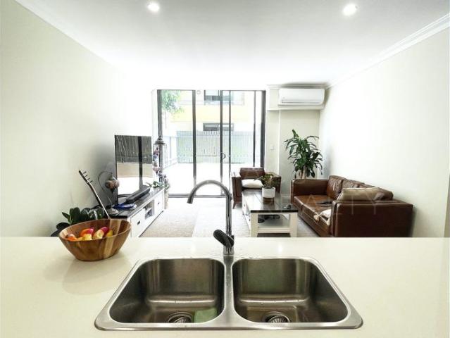 OVERSIZED ONE BEDROOM WITH STUDY AND BASEMENT PARKING FOR LEASE