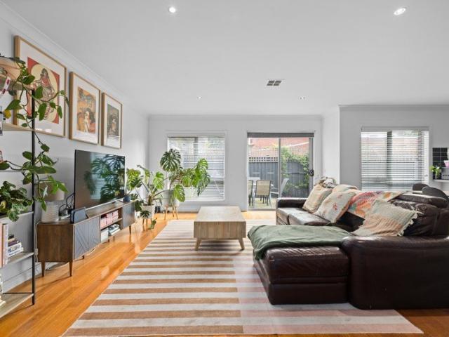 Oversized living in a carefree, convenient setting