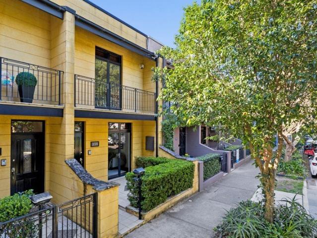 Oversized Modern Parkside Terrace with Rear Laneway Access to Parking