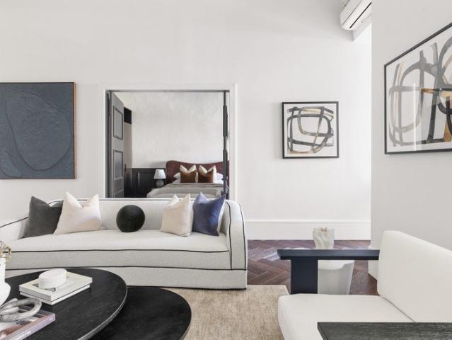 Oversized Manhattan Style Apartment, Boutique Luxury In Harbour Village Setting