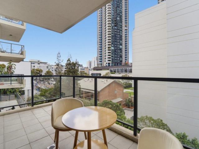 Oversized North Facing Apartment with Potential Second Bedroom