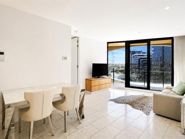 Oversized North Facing Residence with Melbourne Star View