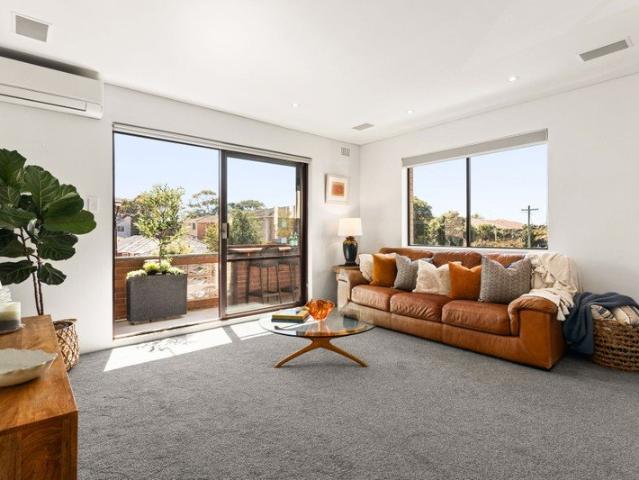 Oversized North Facing Retreat Moments from the Beach