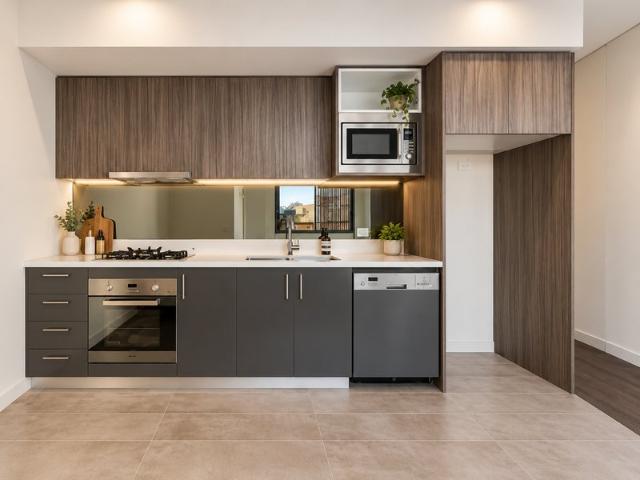 Oversized Near New One Bedroom City Fringe
