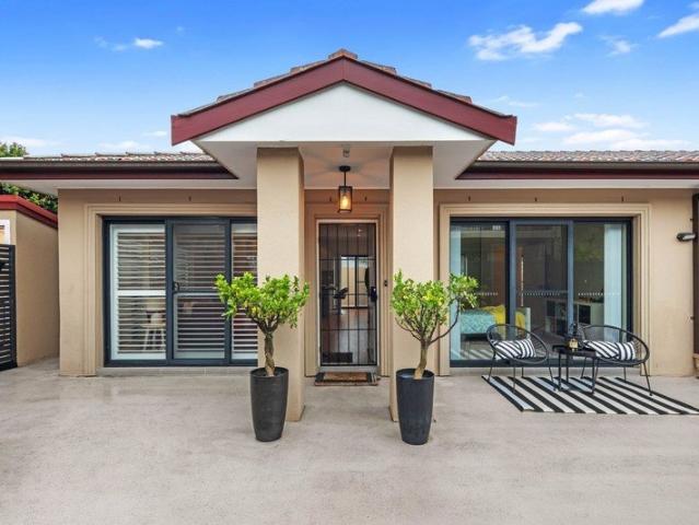 Oversized Three Bedroom Villa with Spacious Courtyard