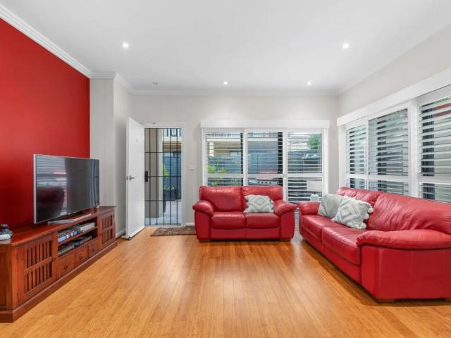 Oversized Three Bedroom Villa with Spacious Courtyard