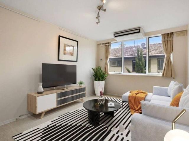 Oversized Three Bedroom Apartment in a Premier Elwood Setting
