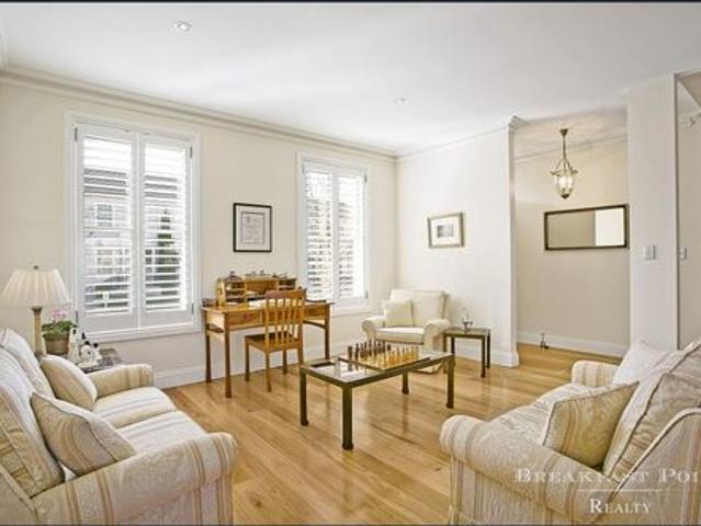OVERSIZED THREE BEDROOM FAMILY HOME