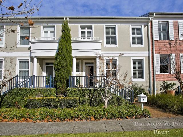 OVERSIZED THREE BEDROOM FAMILY HOME