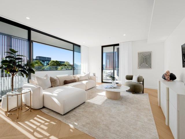 OVERSIZED THREE BEDROOM + MEDIA PENTHOUSE WITH EXPANSIVE TERRACE AND EASTERN VIEWS