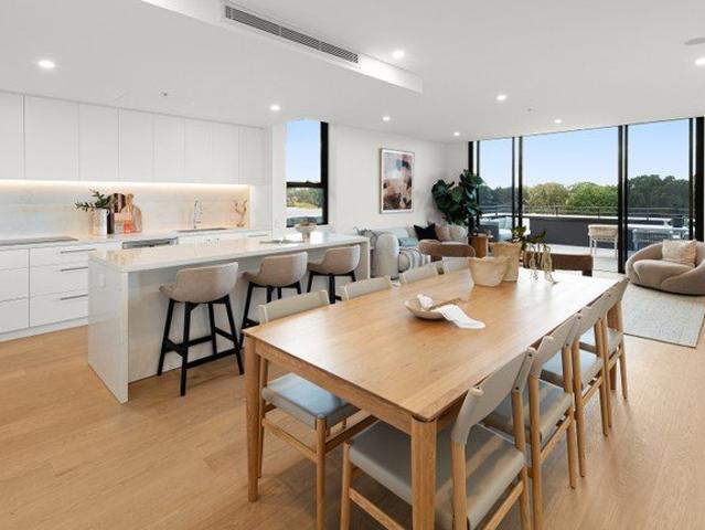 OVERSIZED THREE BEDROOM RESIDENCE WITH NORTHERN ASPECT AND EXPANSIVE BALCONY