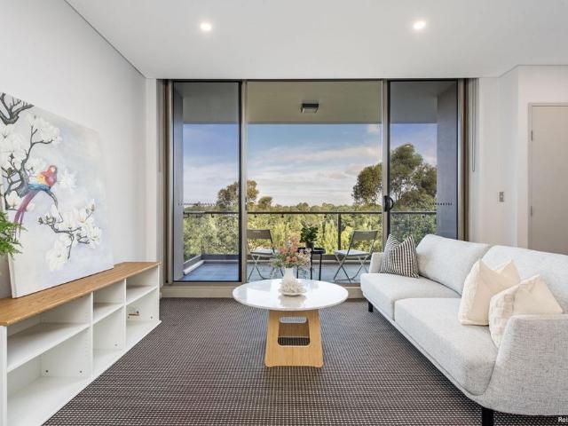 Oversized Two Bed + Study Morden Apartment with Full Park Views and Great Privacy in a Resort Style Complex with Full Facilities