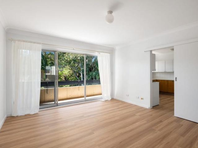 Oversized Two Bedroom Apartment with Ocean Views