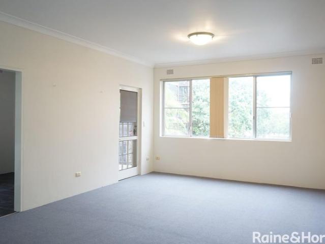 Oversized Two Bedroom Apartment with Park Views