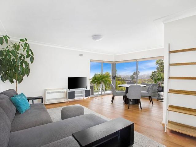 OVERSIZED TWO BEDROOM APARTMENT