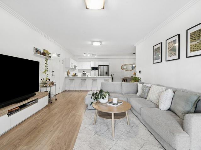 Oversized villa style apartment suits entertainers