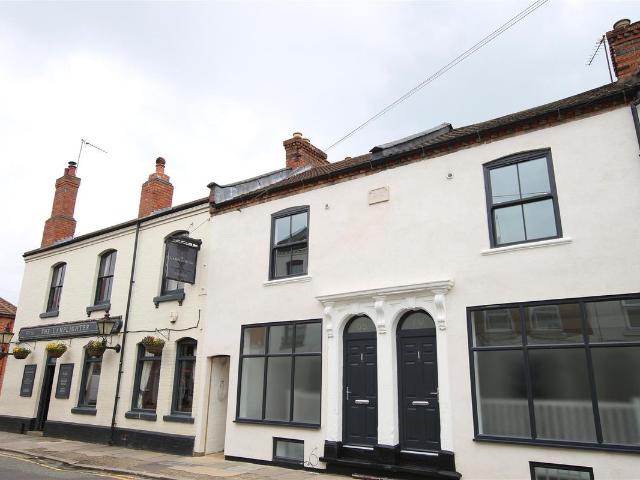 Overstone Road, Northampton NN1, 2 bed flat to rent, £850 pcm | PrimeLocation