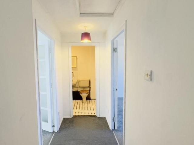 Overton Drive, Romford RM6 1 bed terraced house to rent £1,400 pcm £323 pw