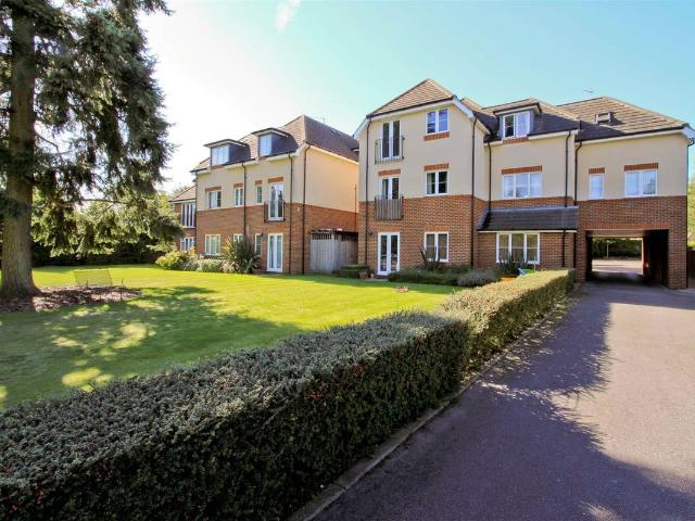 Overton House, Church Road, Uxbridge UB8, 3 bed flat to rent, £1,800 pcm | PrimeLocation