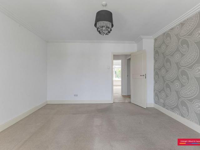 Overton Road, London, N14 4 bed semi detached house to rent £3,250 pcm £750 pw