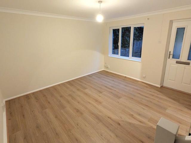 Overthorpe Close, Woking, Surrey, GU21
