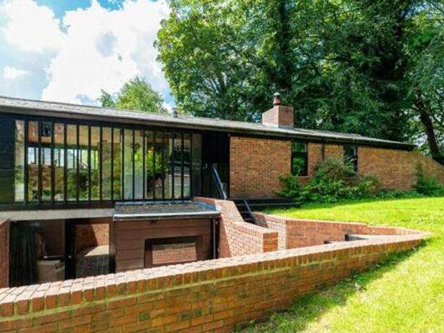 Oving Road, Whitchurch, 4 Bedroom Detached