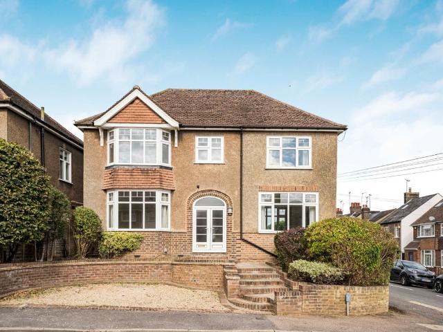 Ox Lane, Harpenden AL5, 4 bed detached house to rent, £3,850 pcm | PrimeLocation